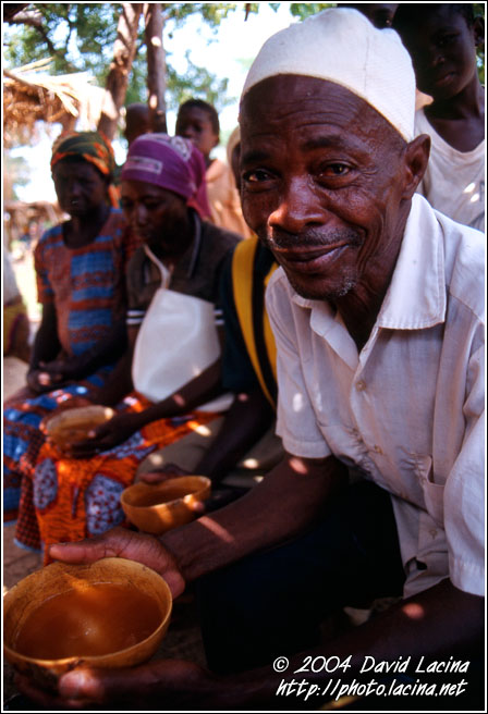Pito Consumer - Local market, Ghana
