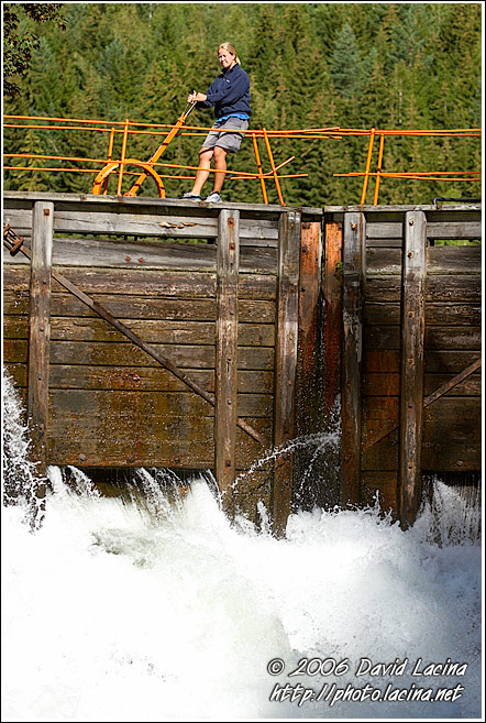Opening The Lock Chamber - The Telemark Canal (Telemarkskanalen), Norway
