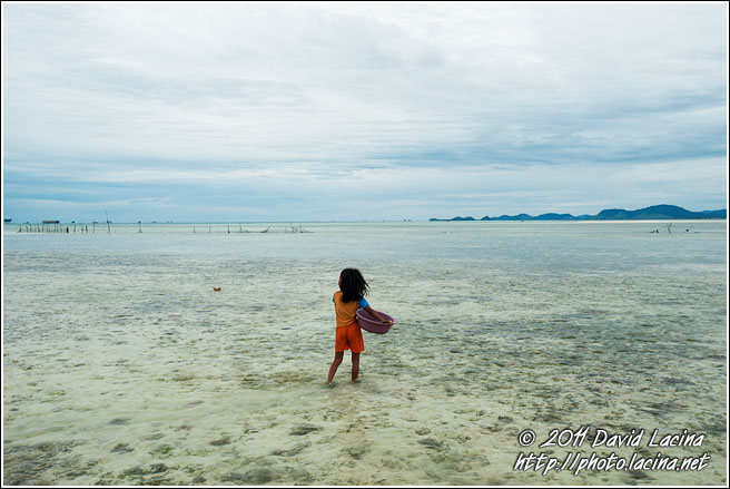 Girl And Sea - Sea gypsies - Bajau Laut, Malaysia
