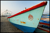 Boat By Chinese Nets, Cochin - Chinese Nets (Cheena vala), India